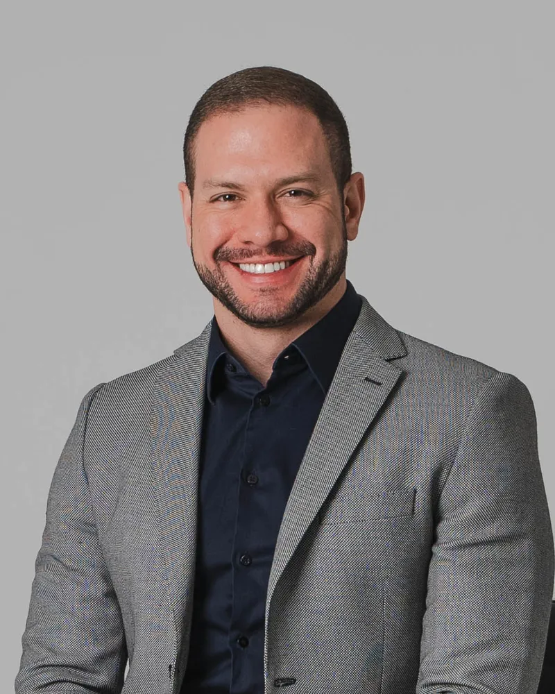 Dr. Flávio Lima, fundador da Primordialle Oral Clinic